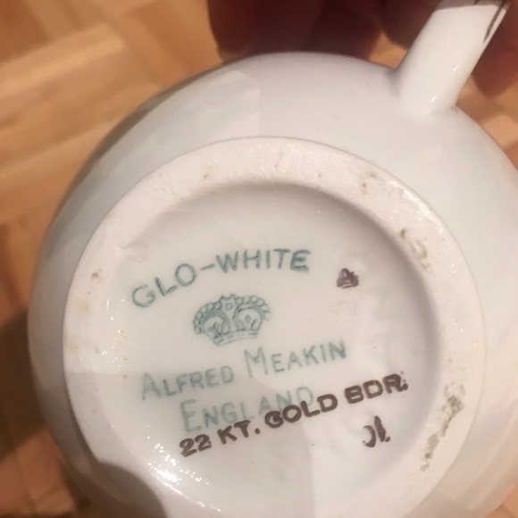 Alfred Meakin  portelan  milk vase​ gold trimmed​​​​​​​ - Picture 5 of 7